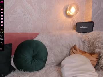 webcam girl lili_01 live cam image #2110702