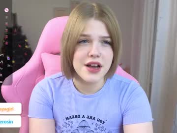 webcam girl maya_blonde18 live cam image #11531205