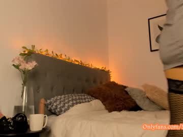 webcam girl hell_lo live cam image #4191908