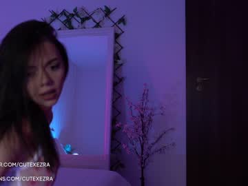 webcam girl ezra live cam image #4186484
