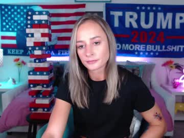 webcam girl holihurricane live cam image #10309420