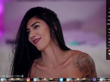 webcam girl evelyne92 live cam image #6790934