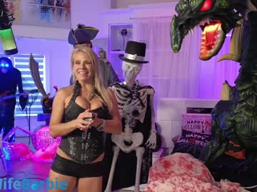 webcam girl wildwifebarbie live cam image #10877438