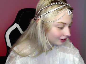 webcam girl shy_blondiee live cam image #5200394