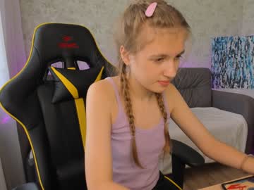 webcam girl nelly_mine live cam image #3426541