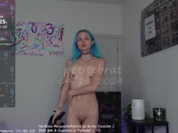 webcam girl petitebrat live cam image #9197399