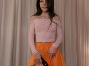 webcam girl peek_in_my_window live cam image #9378224