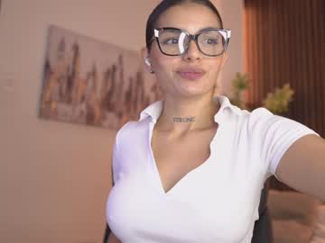 webcam girl laura_roldan live cam image #10340000