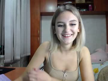 webcam girl melena_shy live cam image #270950