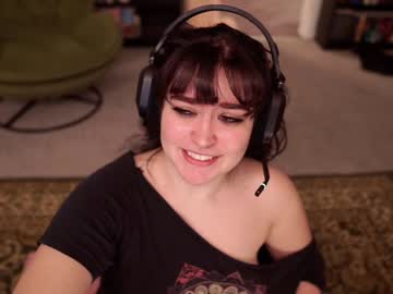 webcam girl serareads live cam image #11638069