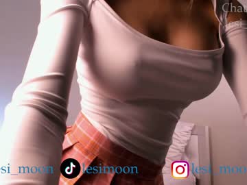 webcam girl lesi_moon live cam image #8302031