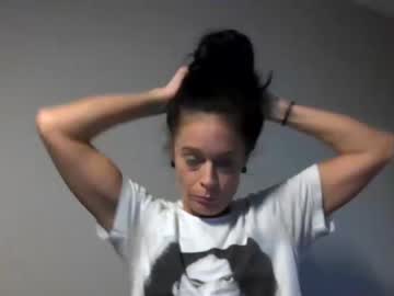 webcam girl blueeyedlie live cam image #7496208