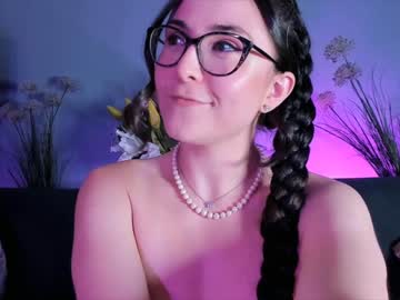 webcam girl littlee33 live cam image #3526139