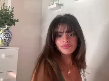 webcam girl poutyselena live cam image #10024929