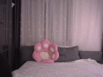 webcam girl tiny_lily_ live cam image #11965780