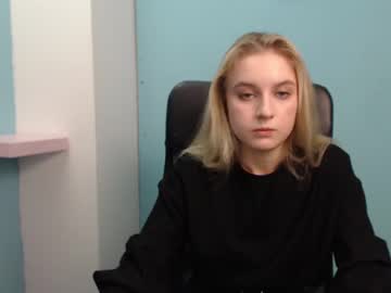 webcam girl _petite_sweet live cam image #333985