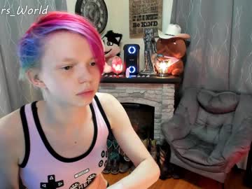 webcam girl murbears_world live cam image #2946240