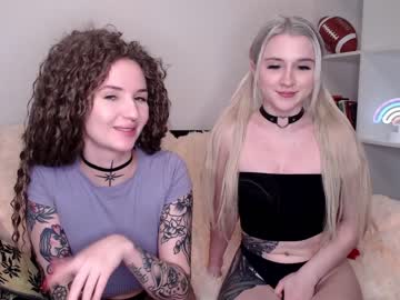 webcam girl lola_and_girls live cam image #948640