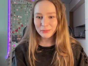webcam girl whoisalisa live cam image #12738069