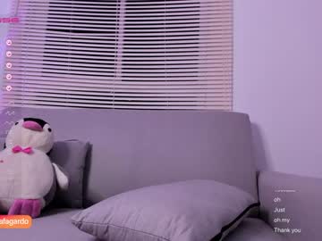 webcam girl sweet_littleee live cam image #6745731