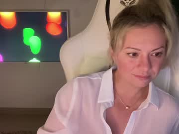 webcam girl kiradivine live cam image #3801588