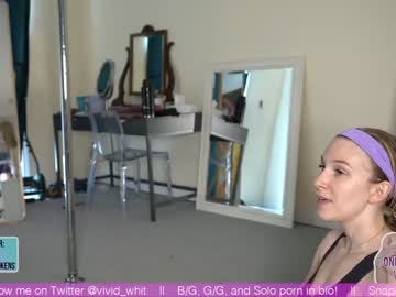 webcam girl vivid_whit live cam image #2519439