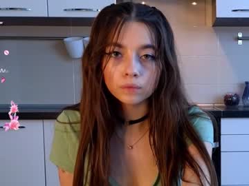 webcam girl philomenagallant live cam image #9419180