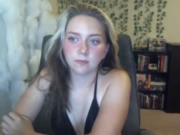 webcam girl maddyluc live cam image #3393682