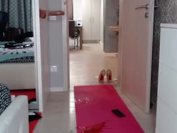 webcam girl carmela_fox live cam image #1493695