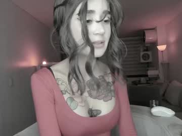 webcam girl lonelly_lolly98 live cam image #11611029