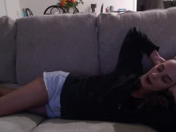 webcam girl holihurricane live cam image #10975931