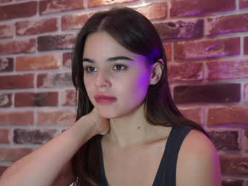 webcam girl lindaclars live cam image #10794373