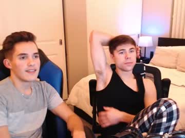 webcam man roomiebros live cam image #1364885