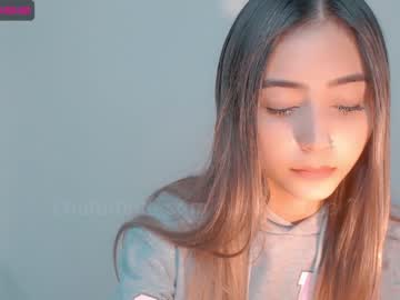 webcam girl gummy_bear7 live cam image #1847720