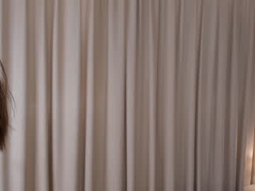 webcam girl peek_in_my_window live cam image #9247528