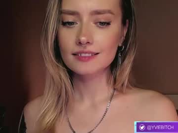 webcam girl _yvie_ live cam image #4728355