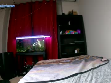 webcam girl milkyredclover live cam image #1152348