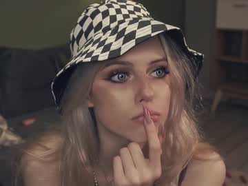 webcam girl audreycarvin live cam image #8738795