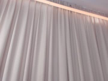 webcam girl peek_in_my_window live cam image #9397139