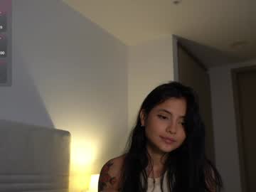 webcam girl coreybae live cam image #10762418