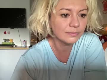 webcam girl kiradivine live cam image #6252789