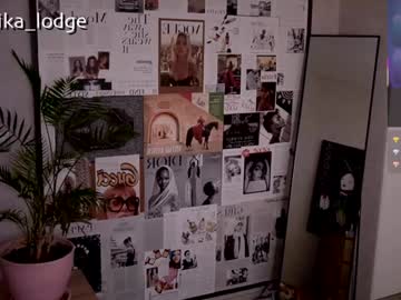 webcam girl nika_lodge live cam image #12098177