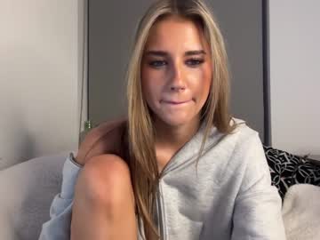 webcam girl anderson_lily live cam image #7376861