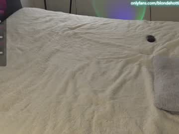 webcam girl blondehottiek live cam image #8963024