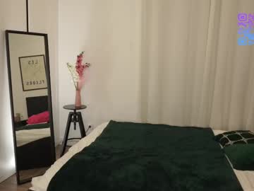 webcam girl miarouxie live cam image #12818705