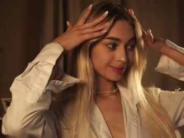 webcam girl arielreal live cam image #6910257