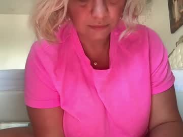 webcam girl kiradivine live cam image #10430381