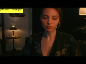 webcam girl cinnabelle live cam image #1295082