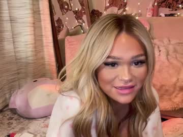 webcam girl ari_02 live cam image #8799400