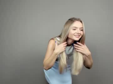 webcam girl chloe_tin live cam image #4125985